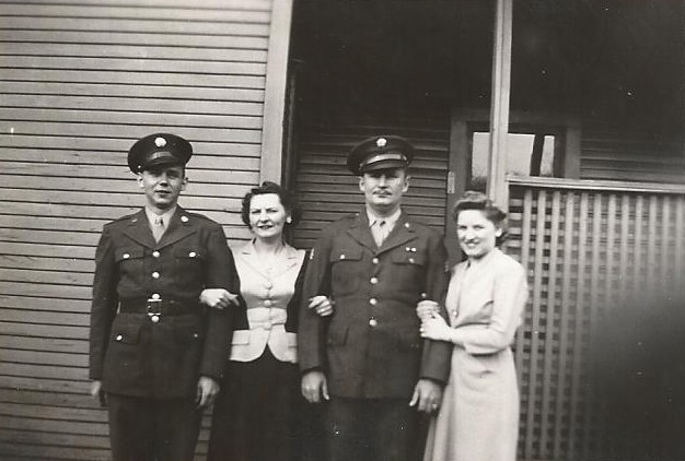 Dec 26 1943 Walter Arens - Mary & George Jacobs - Betty