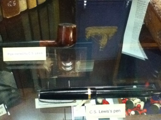 Lewis' pipe and pen